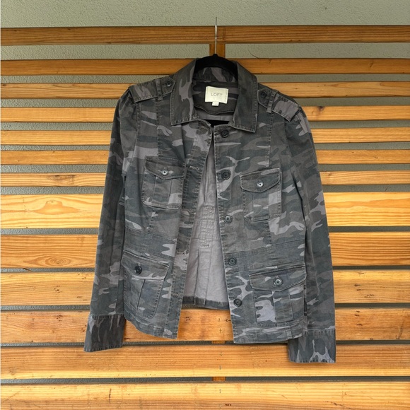 LOFT Jackets & Blazers - LOFT Women's Utility Camouflage Jacket - Gray